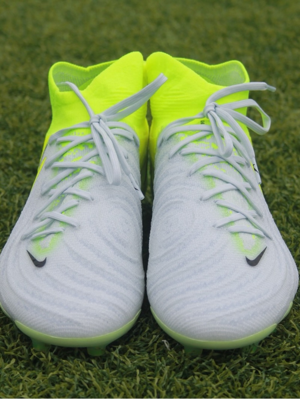 Nike Elite Phantom Luna 2 Mad Voltage AG Soccer/Fútbol Cleats Size 9 Men’s